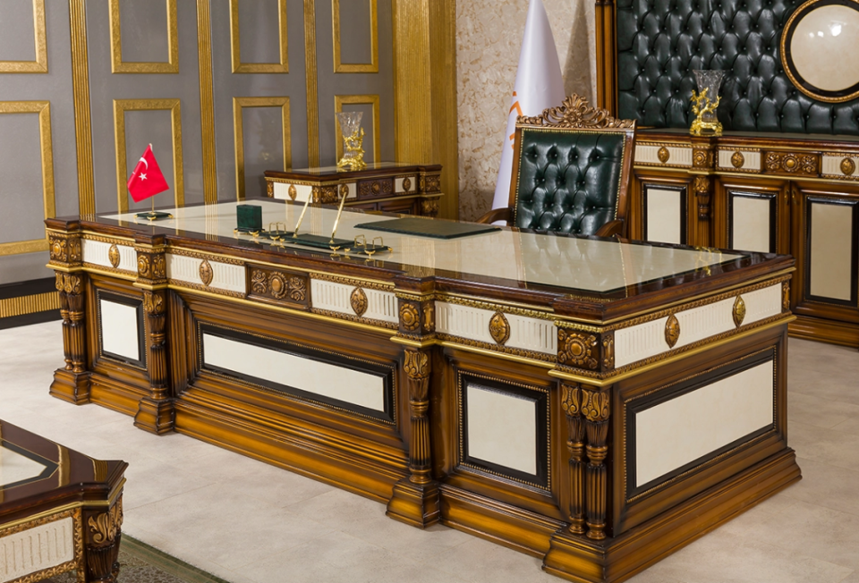 Cavalli Yönetici Masa Takımı