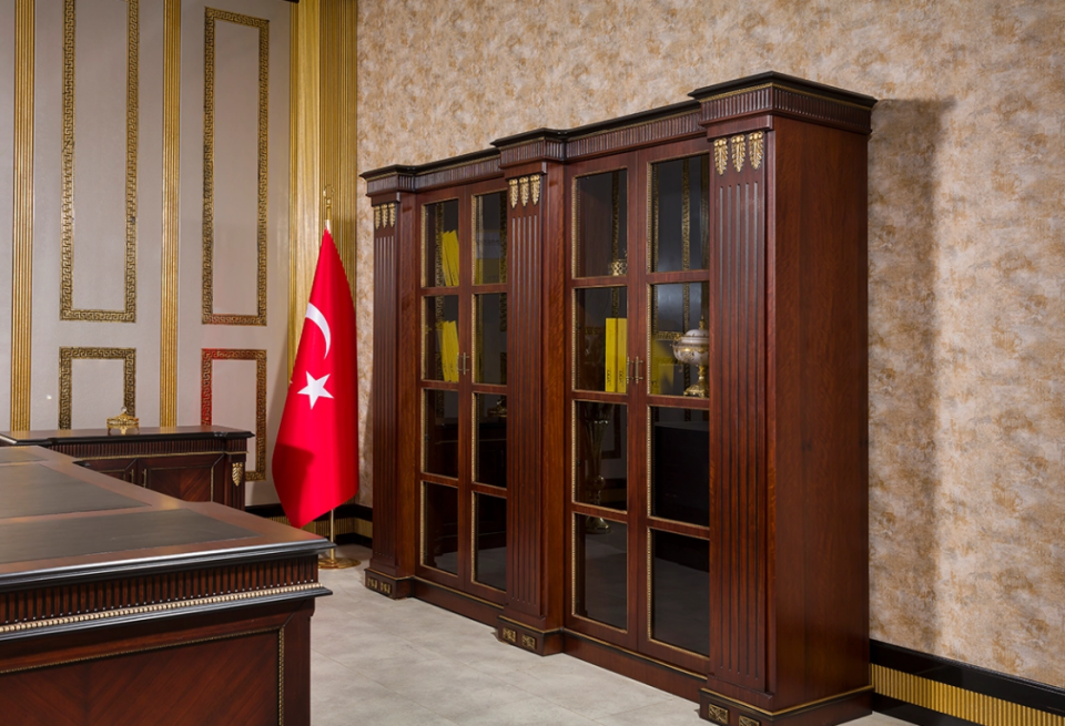 Katar Yönetici Masa Takımı