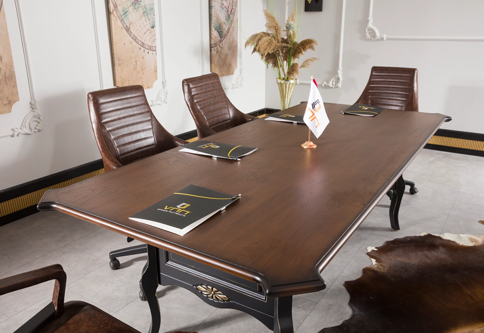 Nuss Toplantı Masası