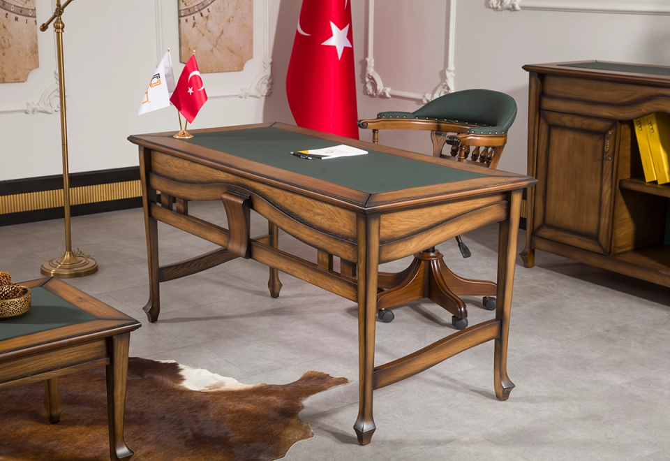 Beyrut Yönetici Masa Takımı