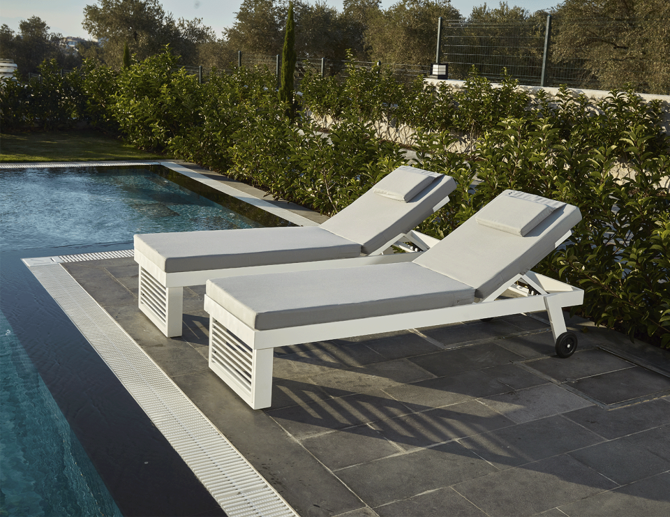 Alezia Alüminyum Şezlong - Beyaz - Gri Minder - 1 Adet